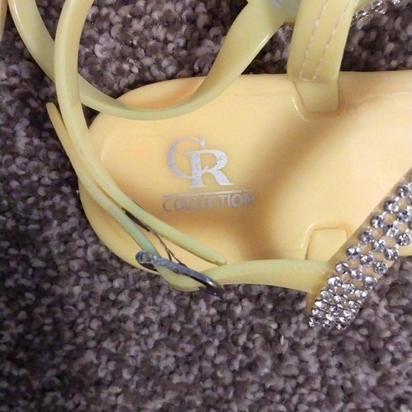 🆕️CR COLLECTION SANDALS🆕️ - Picture 4 of 4